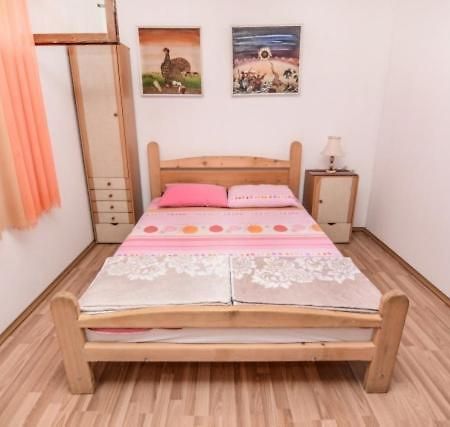 אוהריד Backyard Apartment מראה חיצוני תמונה