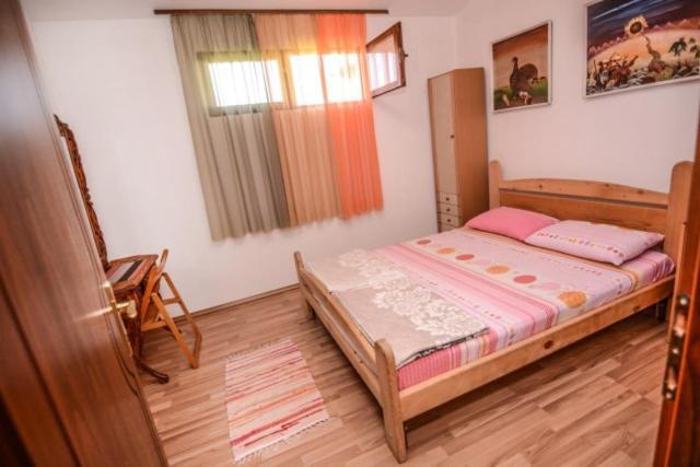אוהריד Backyard Apartment מראה חיצוני תמונה